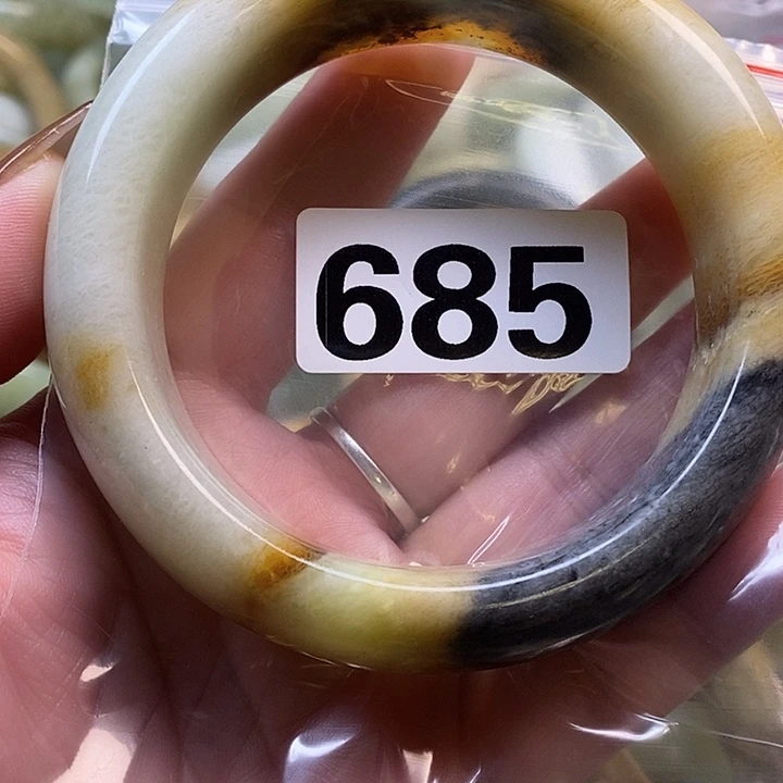 未***了蛇纹石玉未镶嵌手镯