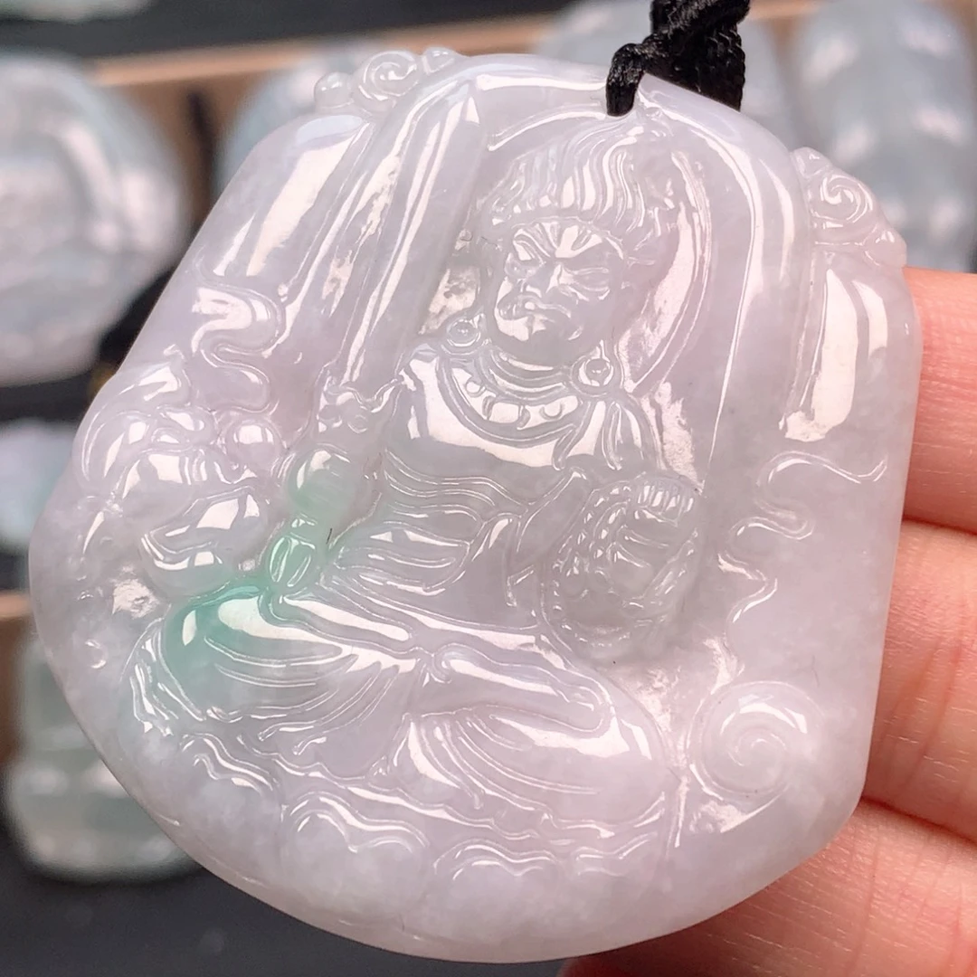 翡翠未镶嵌颈饰不动