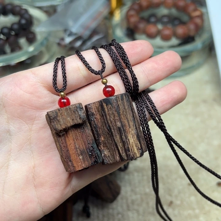 木缅甸小叶降真香随形吊坠