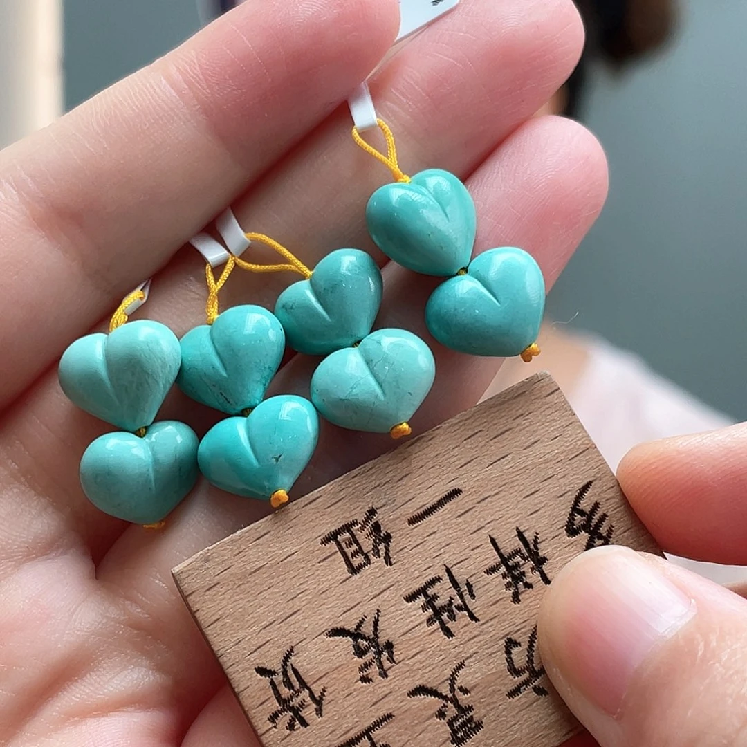 未镶嵌绿松石颈饰