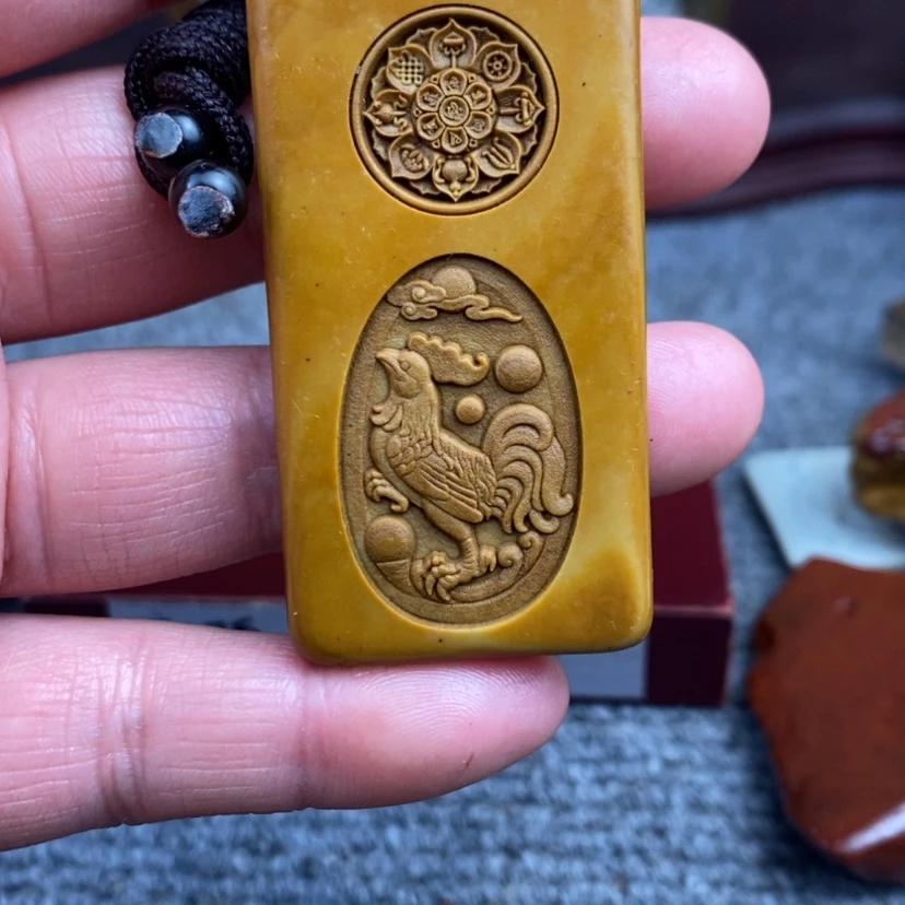 【闪购商品】原石雕刻手把件