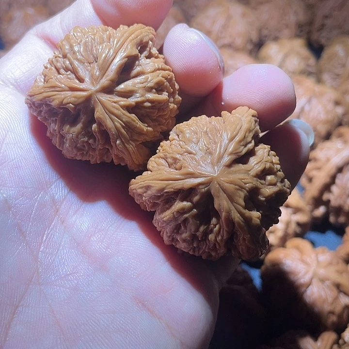 肖***丰吊坠文玩核桃亲亲亲的