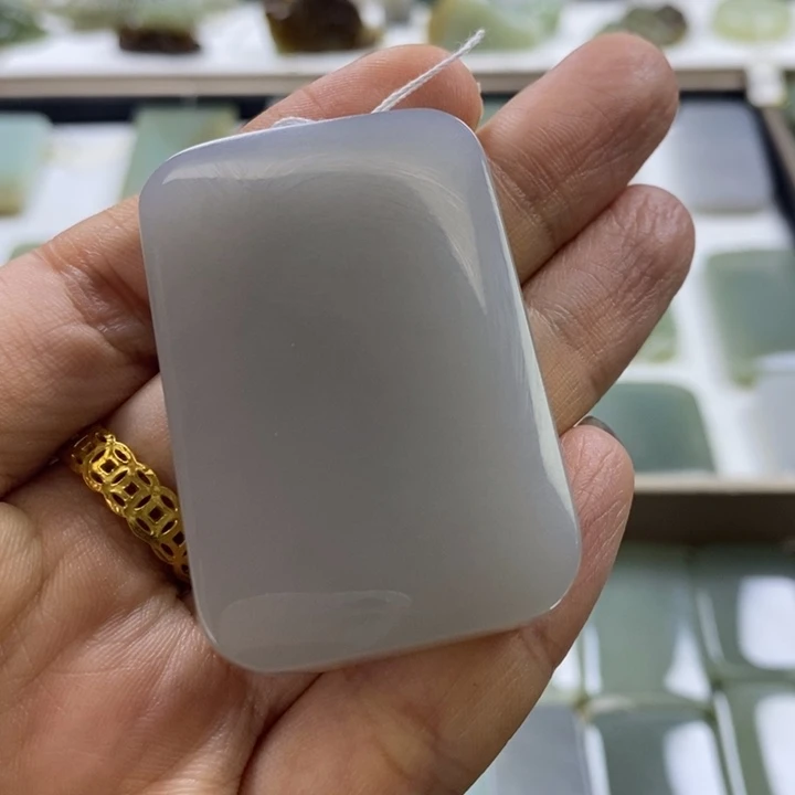 和田玉未镶嵌颈饰小**儿