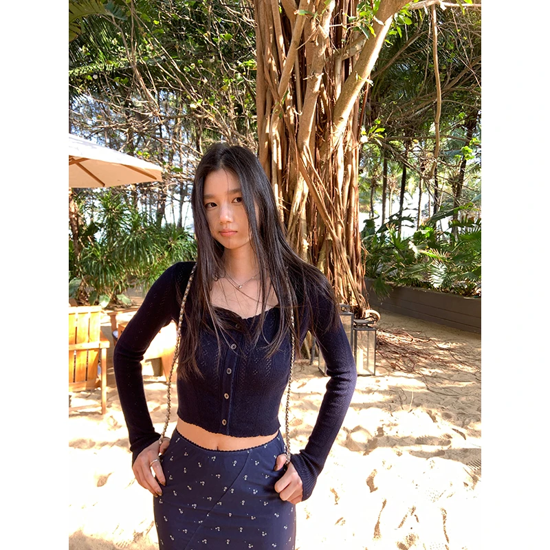 王少女的店【现】杏色短款圆领长袖毛衣开衫春季休闲上衣 M30037S51