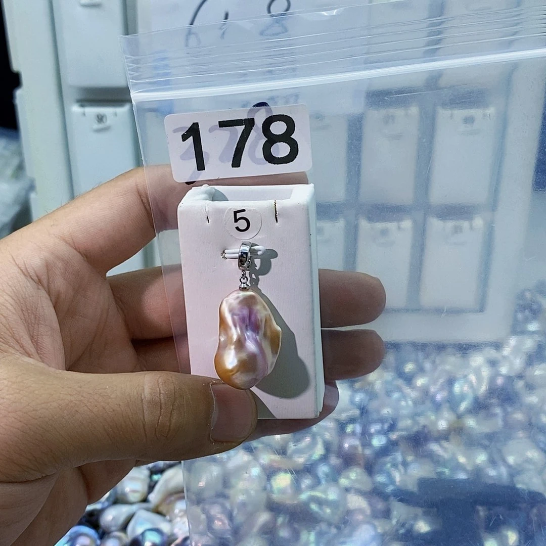 淡水珍珠合金颈饰