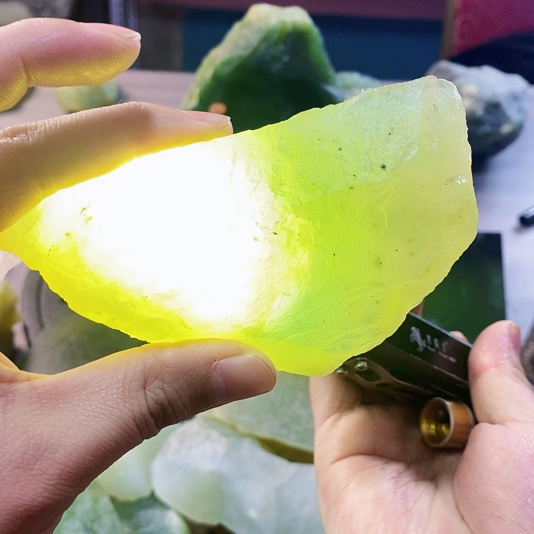 蛇纹石玉未镶嵌岫玉原石蛇纹石玉