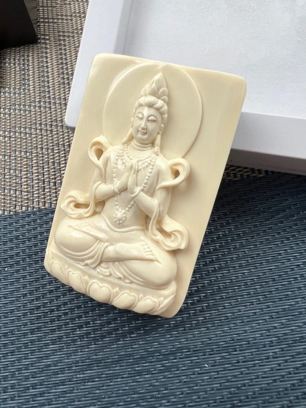X088猛犸牙雕刻自在观音牌 冰料 保真保天然