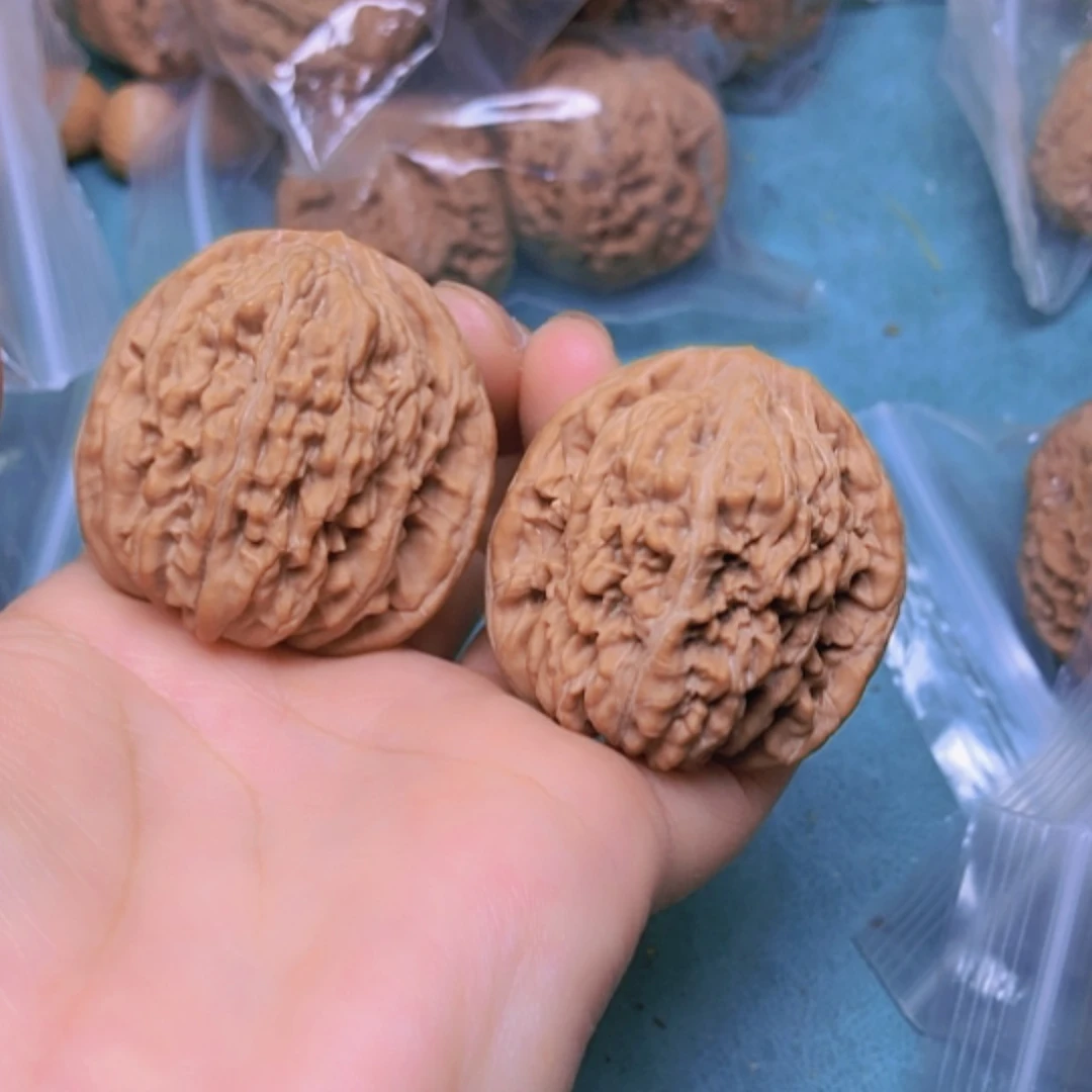 【闪购商品】把件核桃40.5四座楼修尖