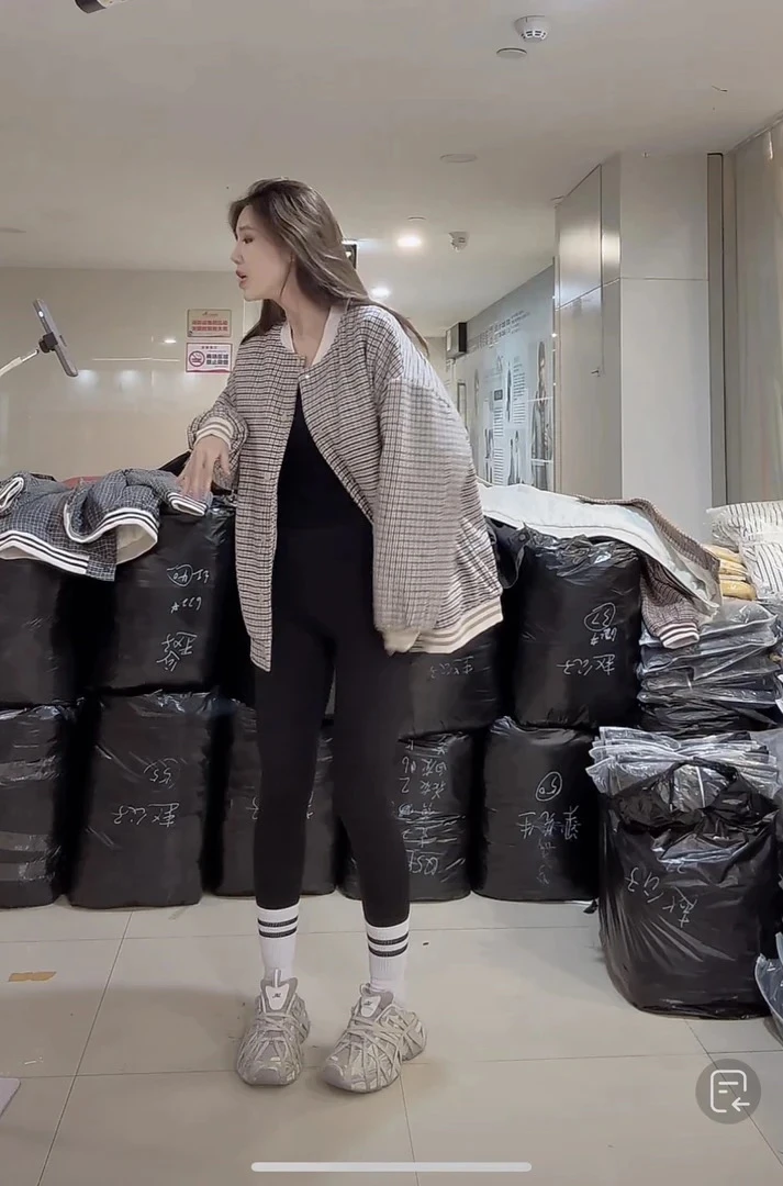 【柒汐】推荐复古格纹拼接外套873