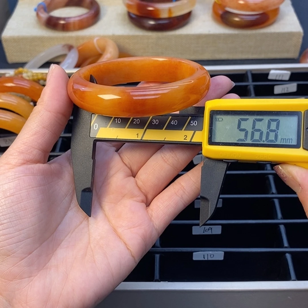 未镶嵌石英质玉（黄龙玉）手镯86号