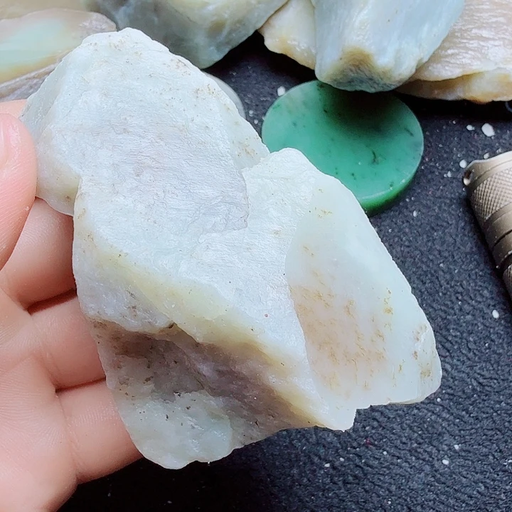 和田玉（糖玉）未镶嵌珠宝半成品