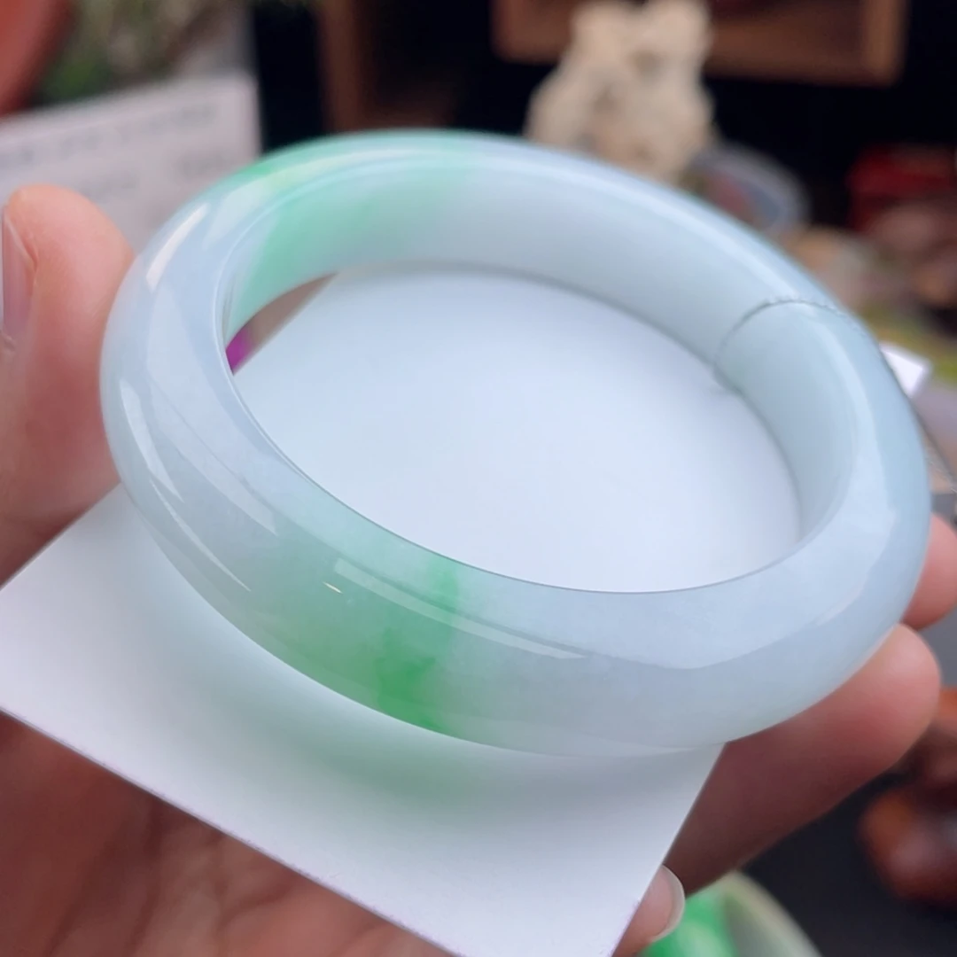 未镶嵌手镯翡翠白底青