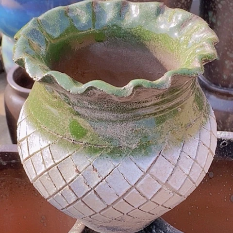 紫砂花盆口18高度19瑕疵