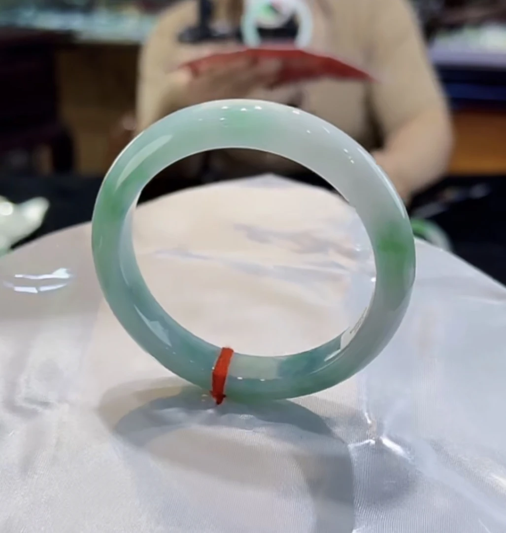 天然缅甸A货翡翠手镯60