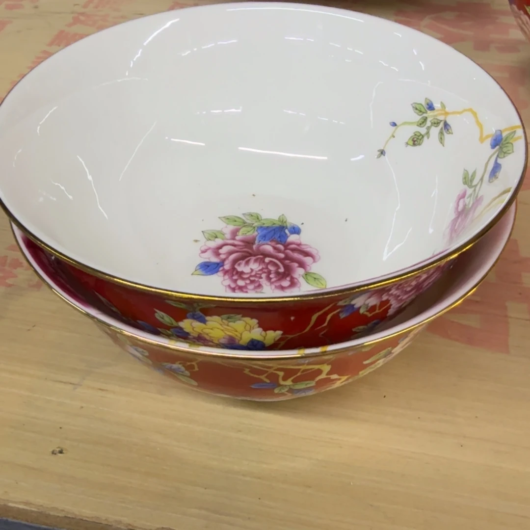 瓷两个6英寸高脚面碗。。。