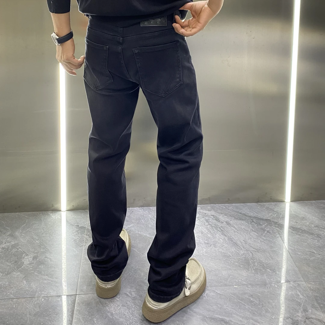 口袋双V刺绣修身小直筒弹力轻奢痞帅高级感直筒水洗牛仔裤秋冬男