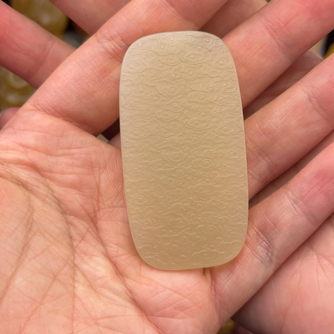 初***乍石英质玉未镶嵌黄蜡石挂件