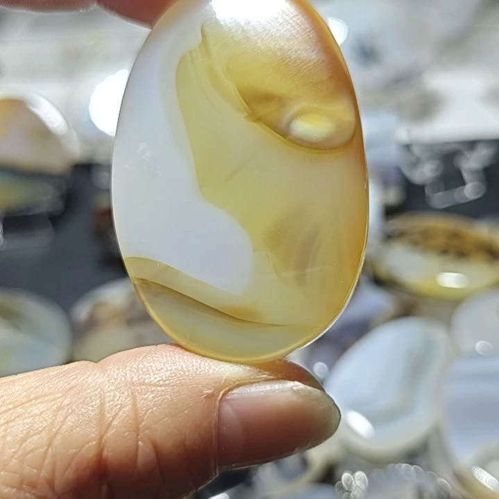 玛瑙/玉髓未镶嵌珠宝奇石