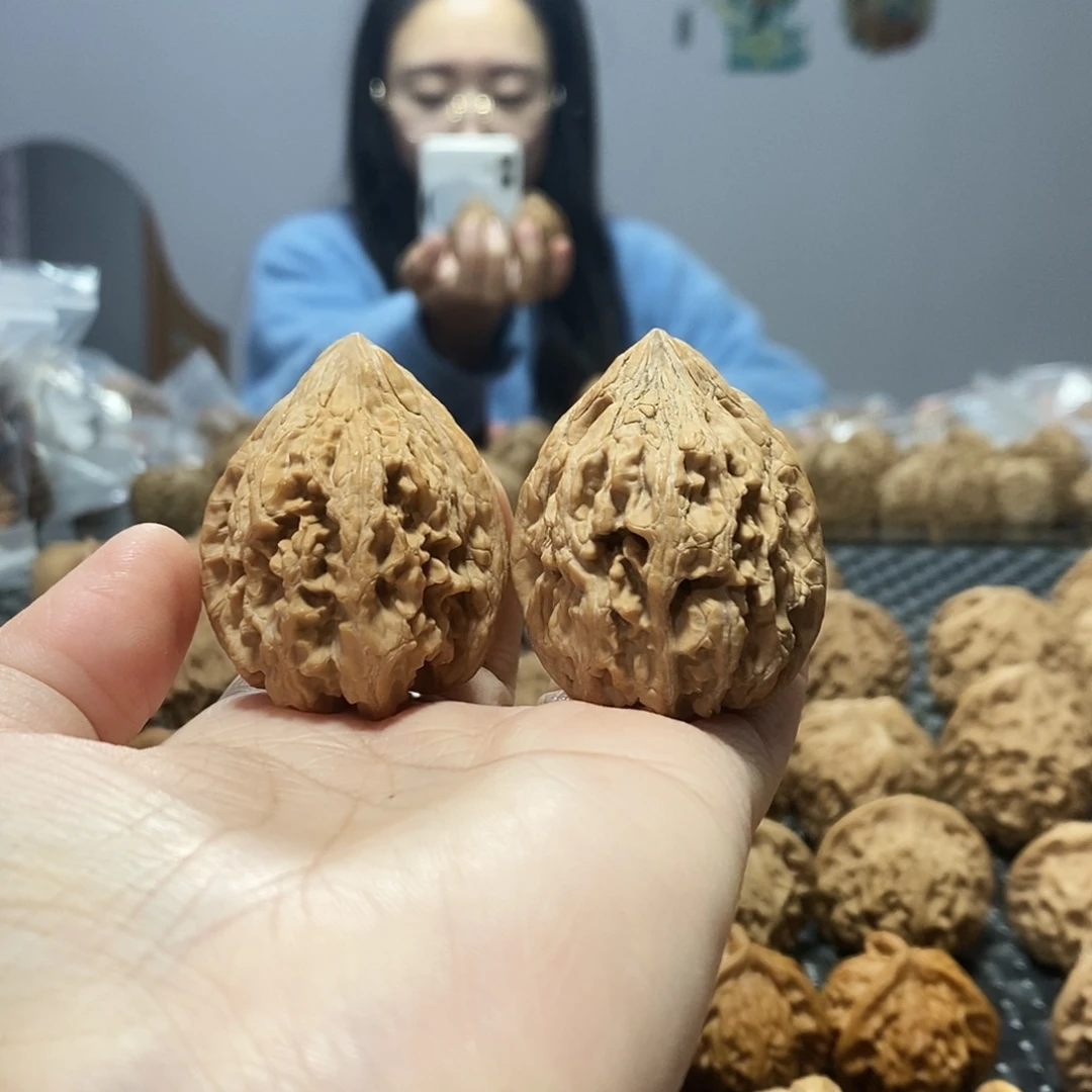 ？***桃核吊坠大沽石37