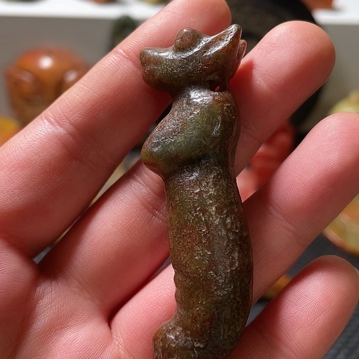 蛇纹石玉未镶嵌挂件