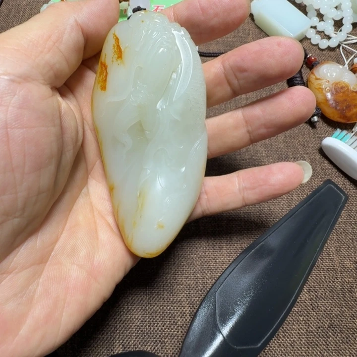 梅***哥和田玉未镶嵌颈饰