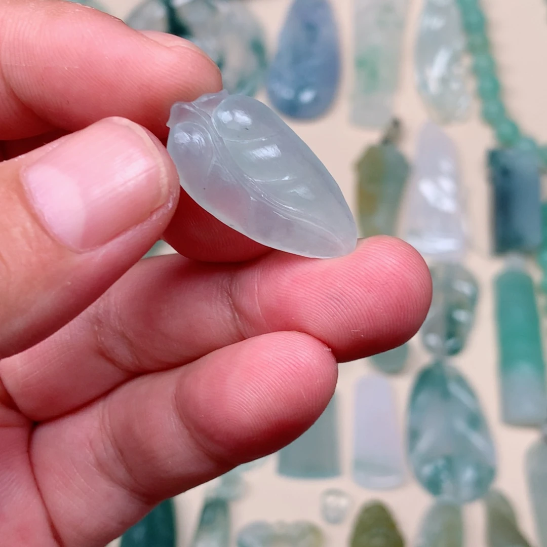 定制翡翠未镶嵌挂件