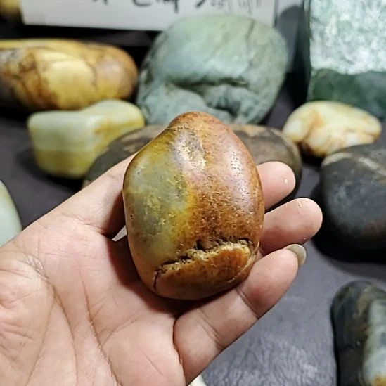 我***机和田玉（糖玉）未镶嵌挂件