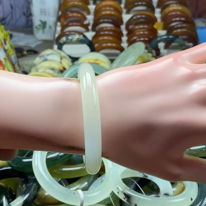 用***5蛇纹石玉未镶嵌手镯