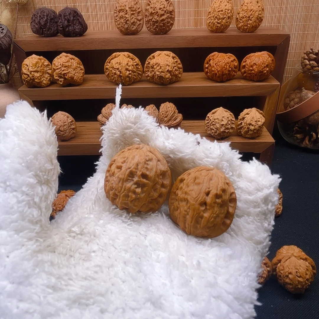 ღ****核桃把件白狮子30