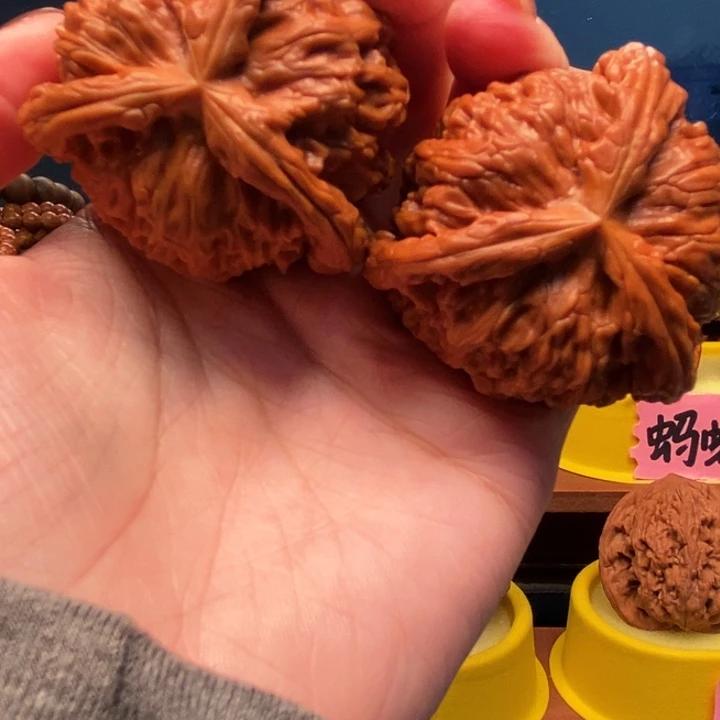 杨***.核桃手串/手链三棱