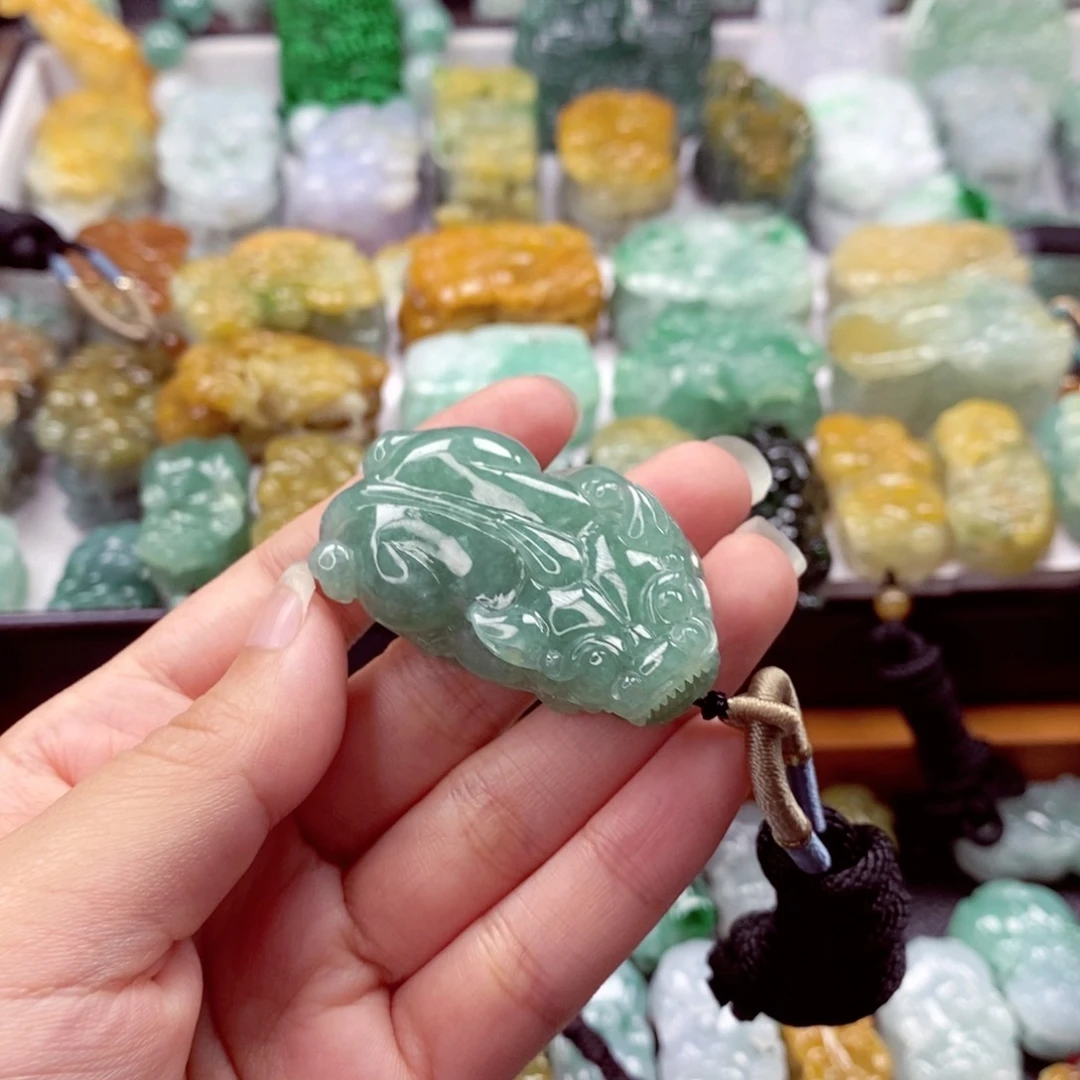 翡翠未镶嵌颈饰翡翠