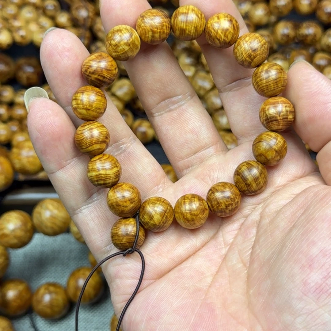 闻***悦柏木（崖柏）1.2龙胆闪