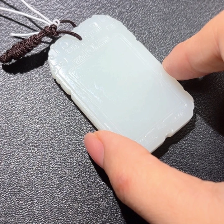 杨***航未镶嵌和田玉挂件