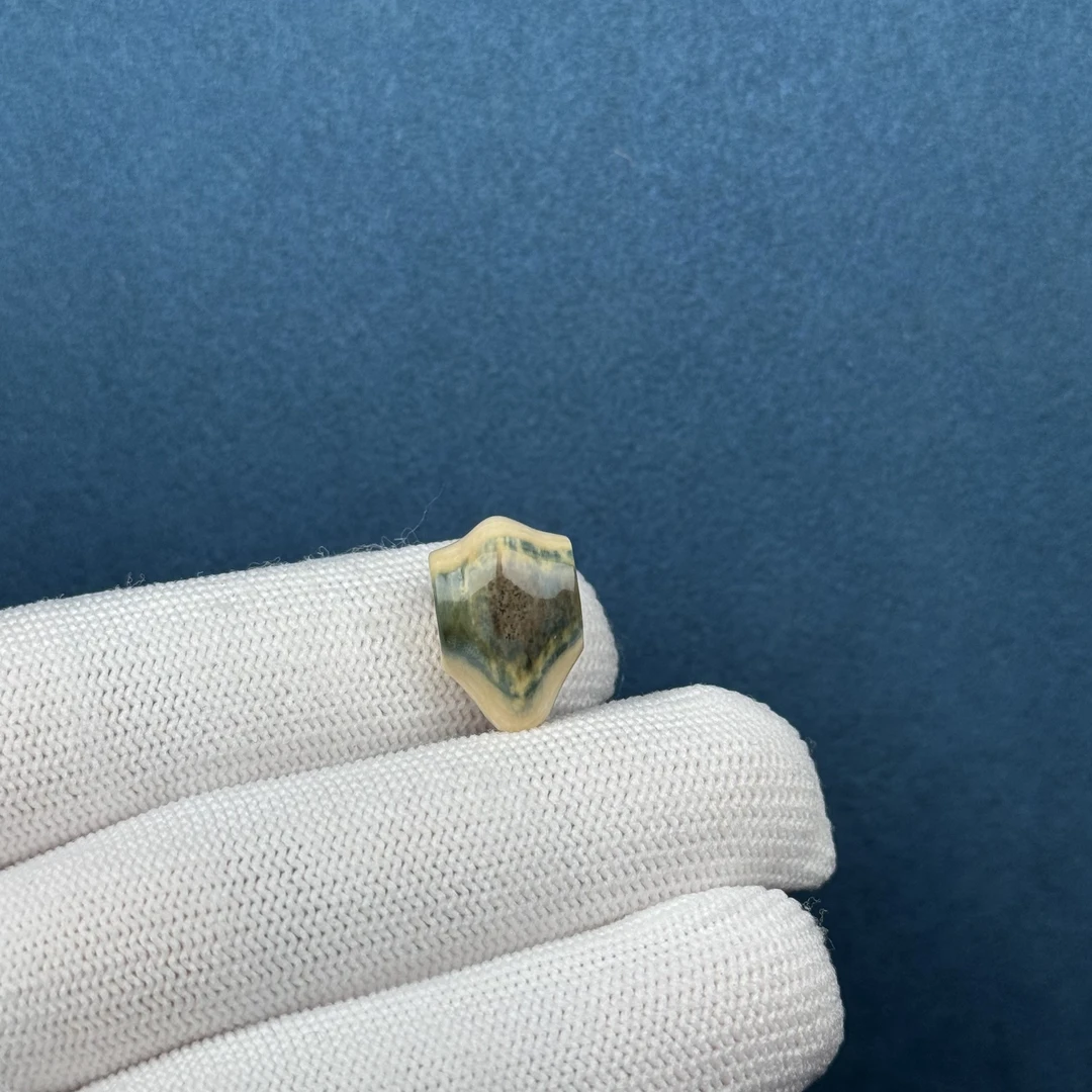 D81-67天然猛犸牙 蓝眼睛鲨鱼背三通 11*16.5*10.5mm 支持复检