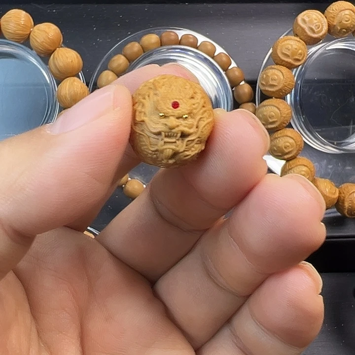 猴头核桃吊坠龙珠佩珠