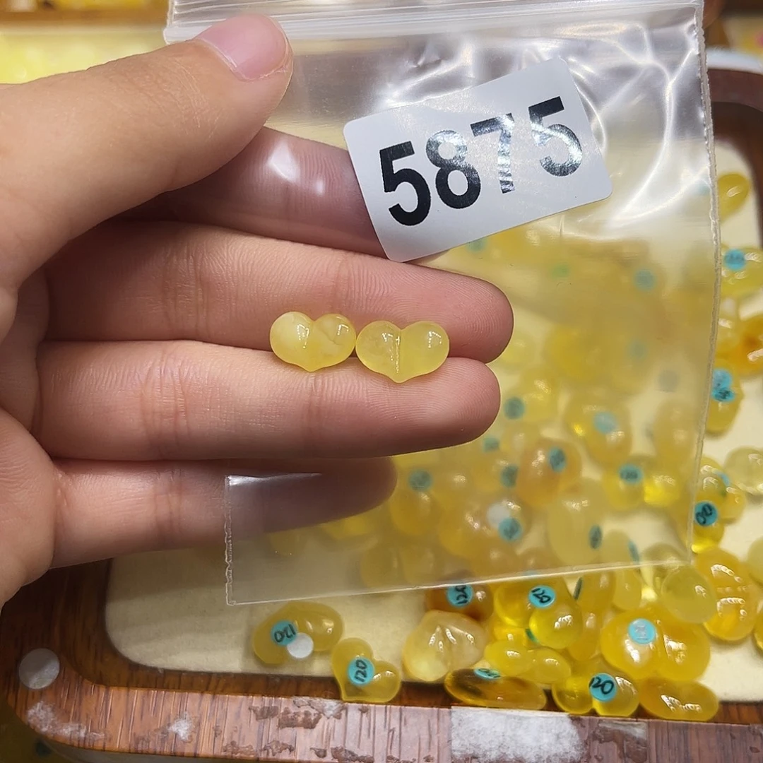 琥珀未镶嵌珠宝奇石