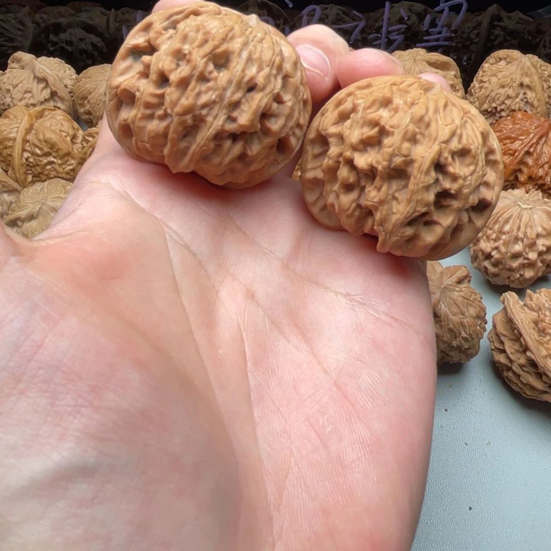 核桃把件43全品皇家正圆