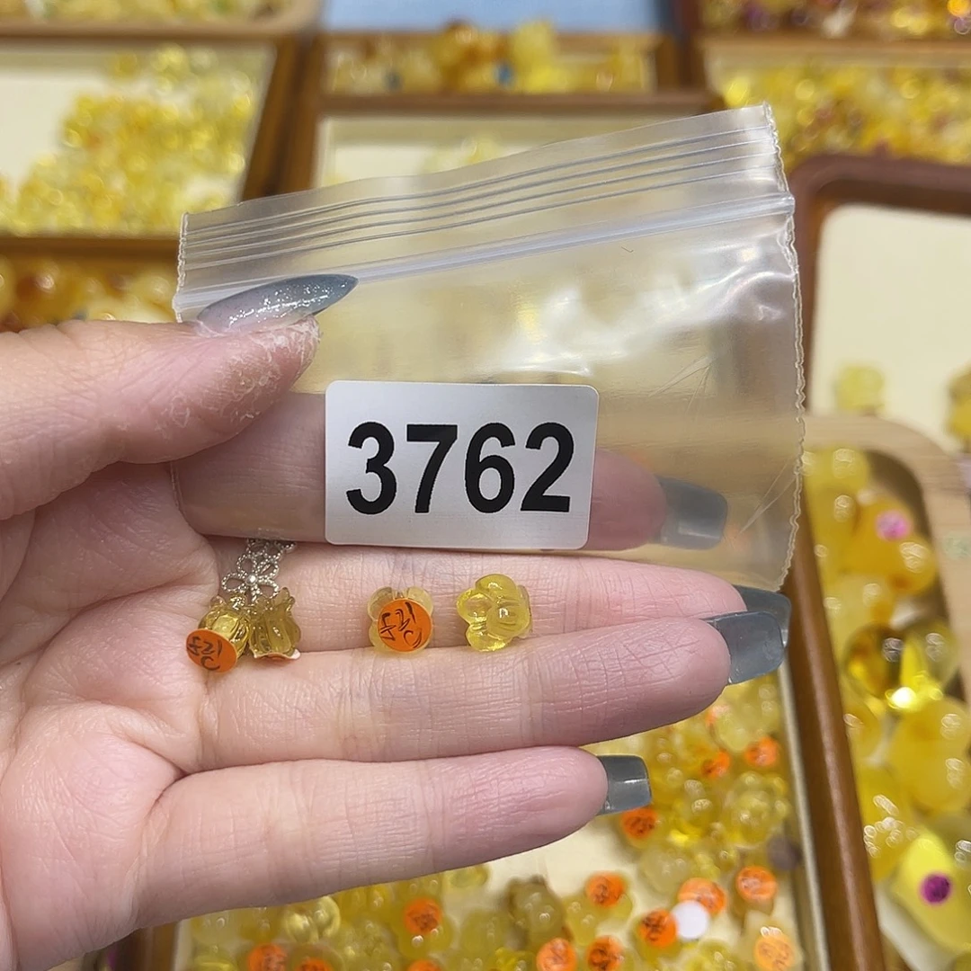 琥珀颈饰未镶嵌蜜蜡