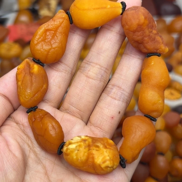 琥珀未镶嵌颈饰天然蜜蜡