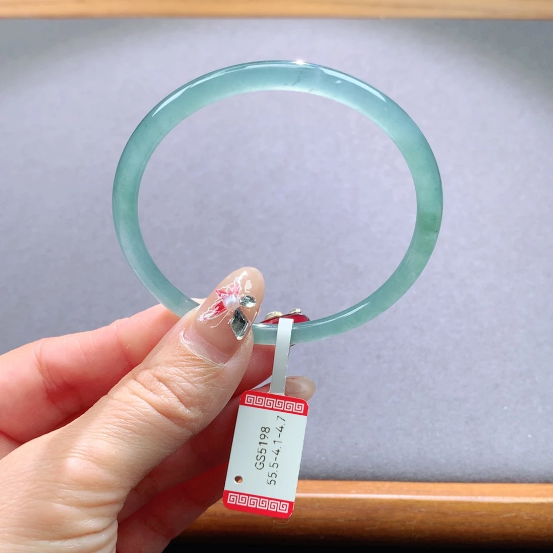 翡翠手镯未镶嵌天然翡翠手镯叮当镯