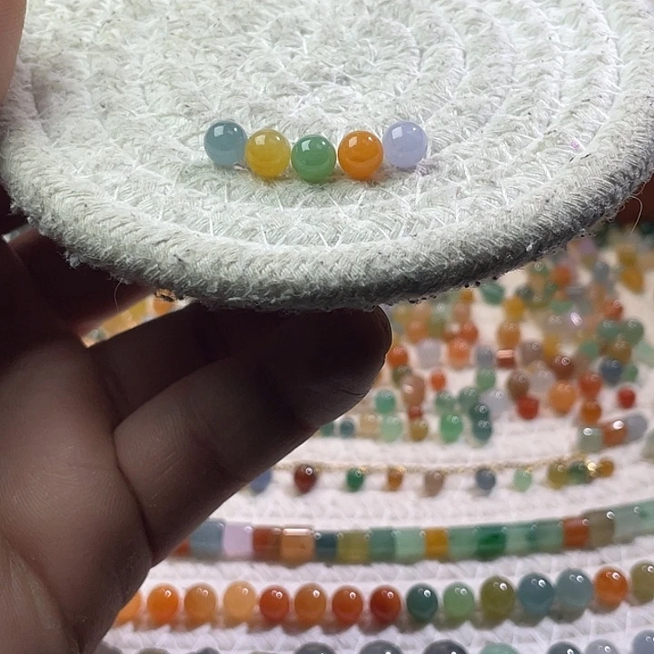 翡翠散珠未镶嵌定制翡翠卡6+，一组