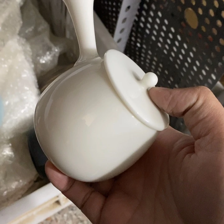 陶瓷艺术品及陶瓷壶