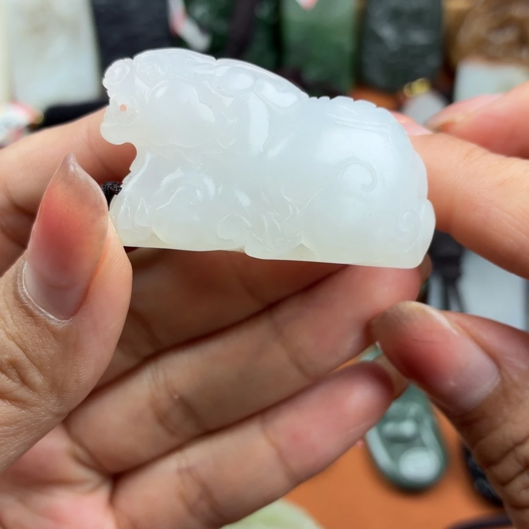 和田玉（糖玉）未镶嵌颈饰