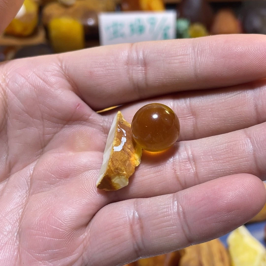 定制琥珀未镶嵌无**人原矿
