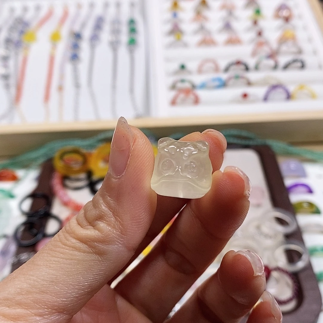 未镶嵌颈饰黄晶无*