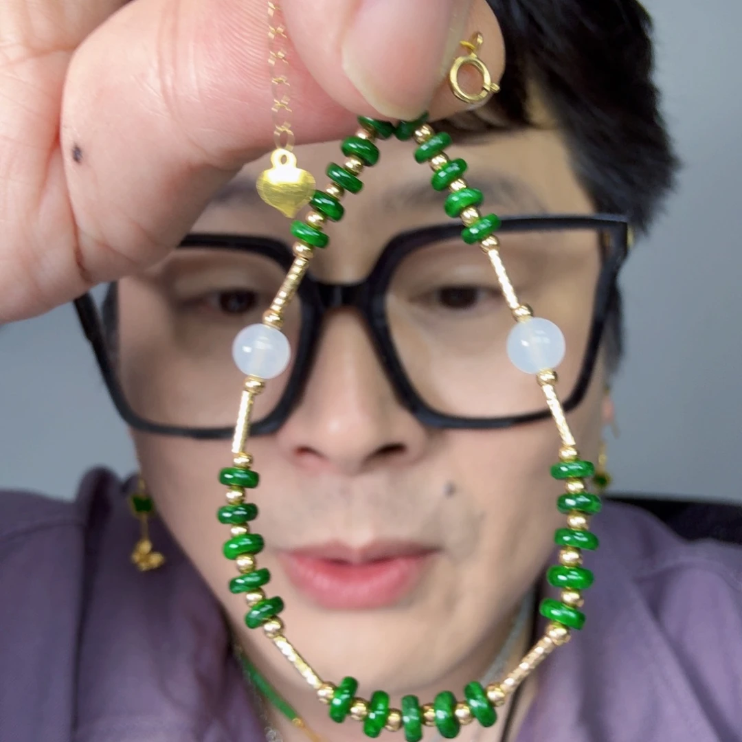 翡翠18K金镶嵌颈饰一件