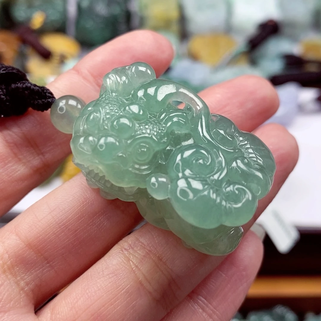 翡翠颈饰未镶嵌李*科翡翠