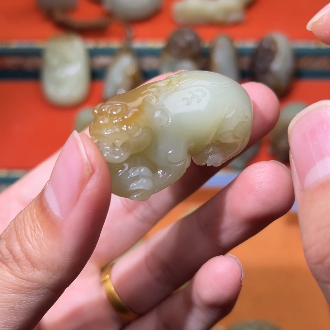 和田玉（糖玉）未镶嵌挂件