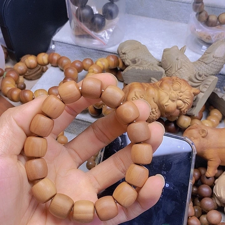 檀香木其他周*奶香。。