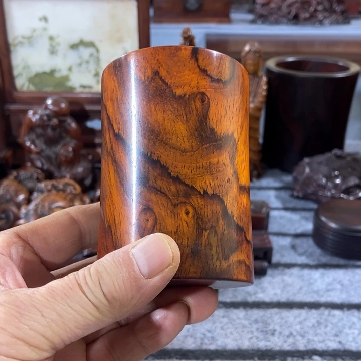 丁***心贡木笔筒一个一个